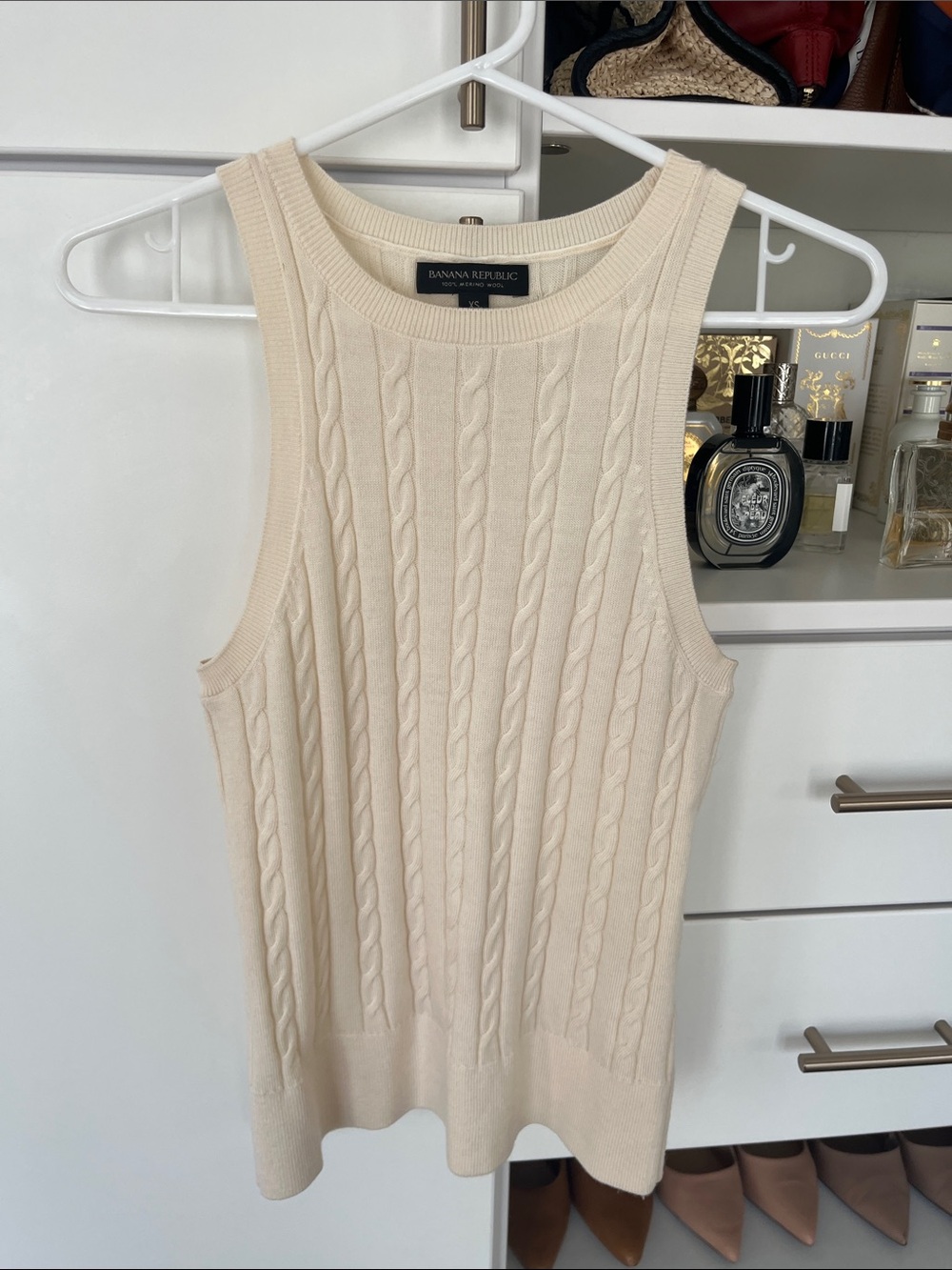 Banana Republic Ivory Cable-Knit Sleeveless Crew Neck Sweater